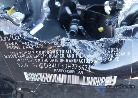 2018 Hyundai Elantra Value Edition z USA, uszkodzony, nr VIN 5NPD84LF6JH373324